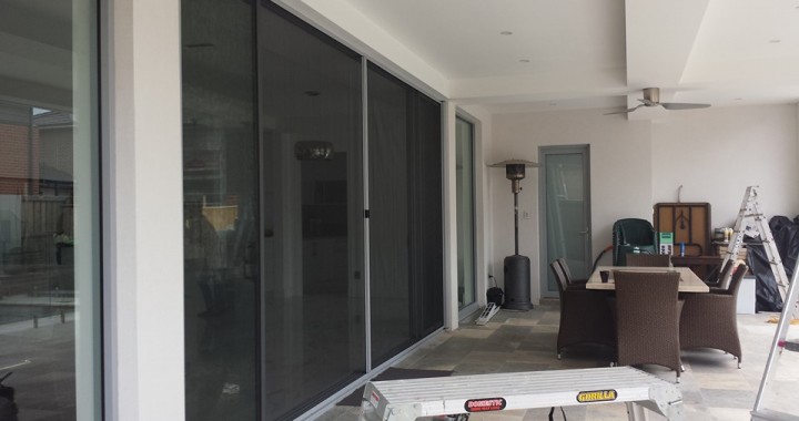 RETRACTABLE FLY SCREENS